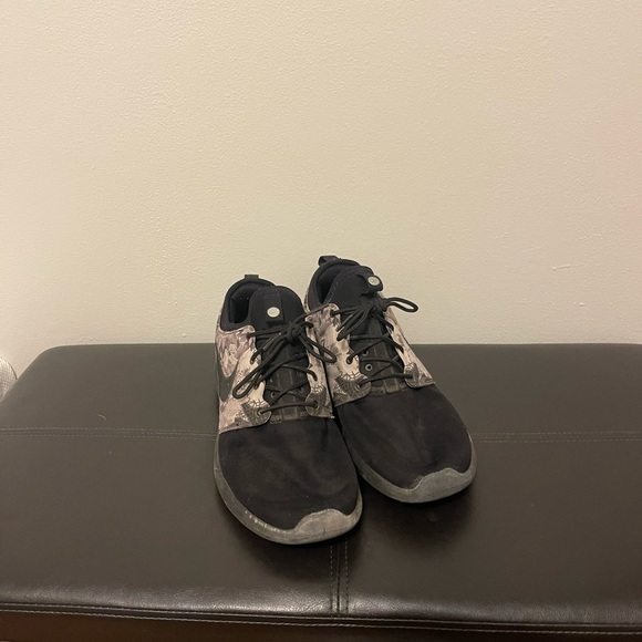 Men’s Custom Nike Roshe’s - Picture 2 of 4